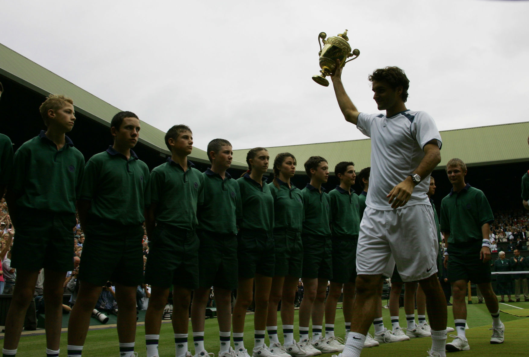 2005: Roger Federer wins his third straight Wimbledon title, beating Andy Roddick